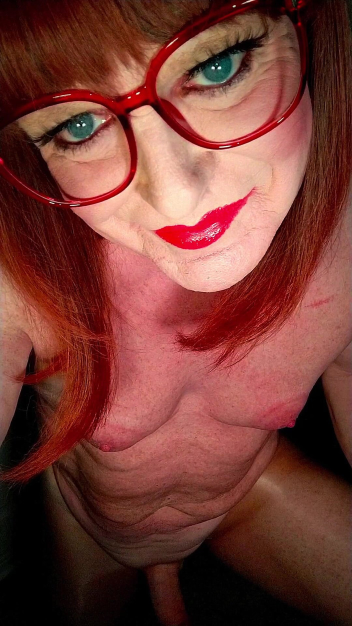 Emma Browne: Crossdresser Latex