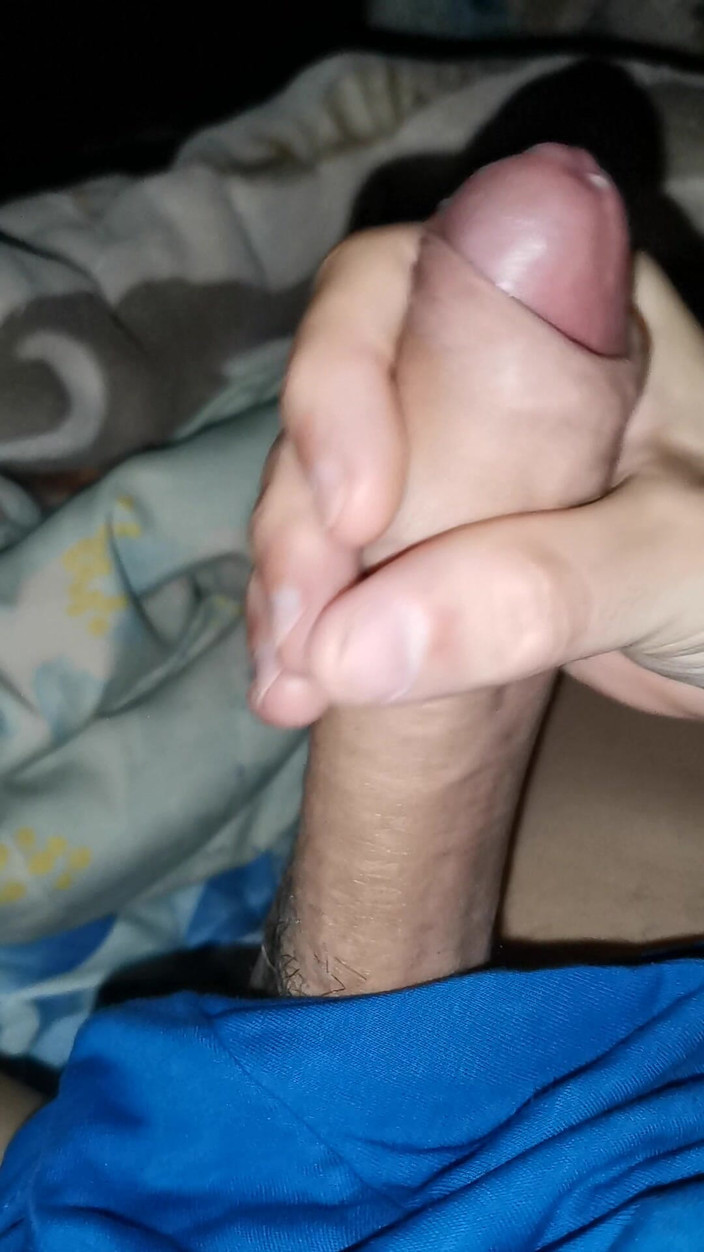SEXY_GUYBEST: I Decided to Quickly Jerk off but Suddenly the Battery...