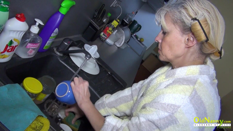 Old Nanny: Zwei lesben können nicht auf das schlafzimmer warten