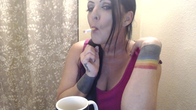 Abby Anna: Café da manhã e hora do cigarro