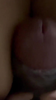 Sensual masturbación con la mano en masaje en primer plano