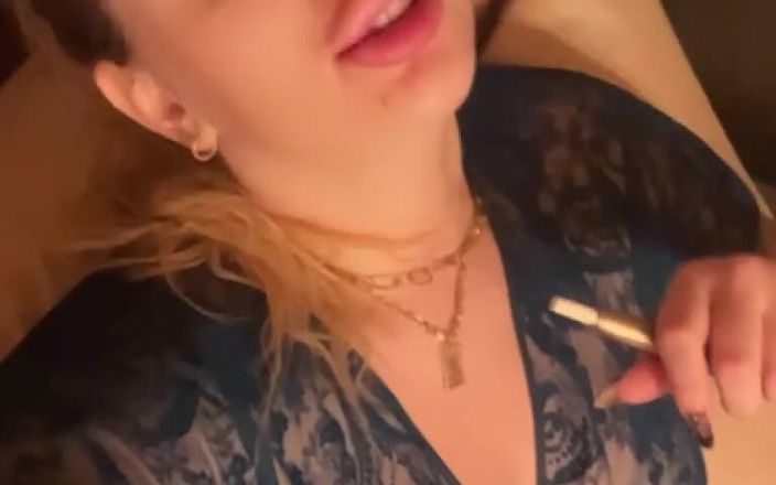 Goddess Misha Goldy: Você ama quando sua cabeça está tão vazia, não é você? é...