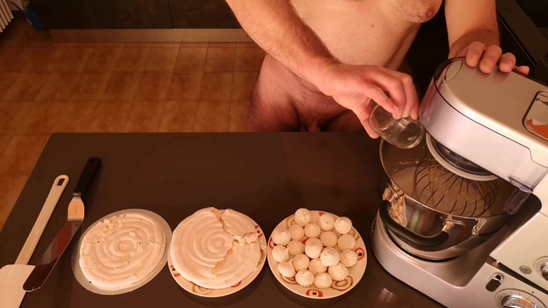 Cicci77: Cicci77 după ce a colectat 50 de grame de spermă, pregătește...
