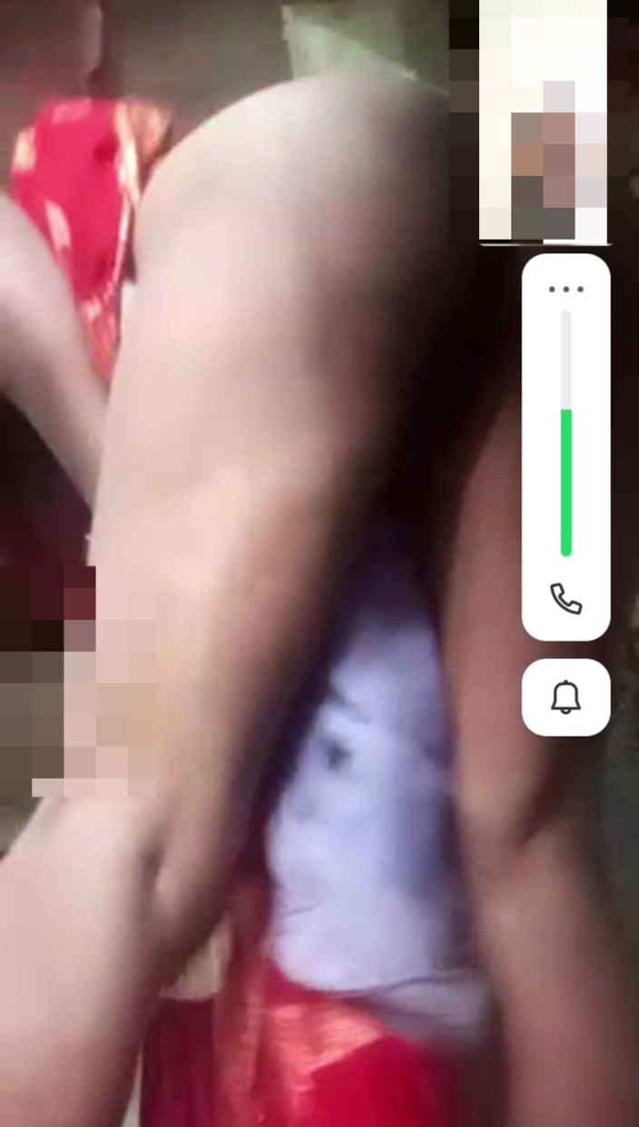 AkashKumar: Bihari bhabhi khoe thân trên cuộc gọi video và gand...