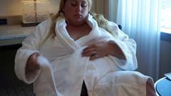 Kat Cumsalot Productions: 종이를 읽는 Kat Cumsalot