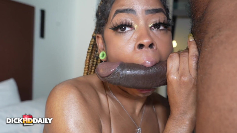 DICKHDDAILY: Großer tipper, kleine stripperin tinee badass
