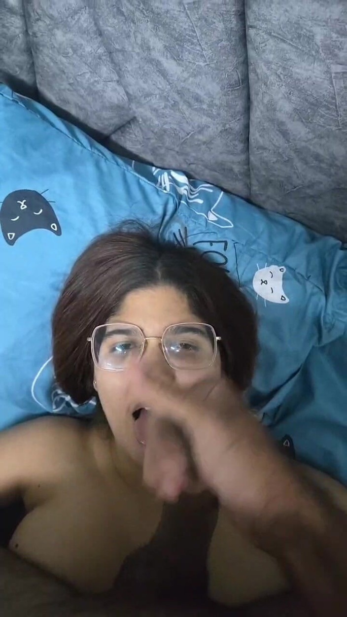 Rashidx: Viu umplându-i fața și gura cu lapte
