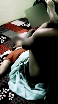 Desi sorellastra in camicetta sari dopo aver scopato duramente nella figa missionaria sborrata dentro a pecorina