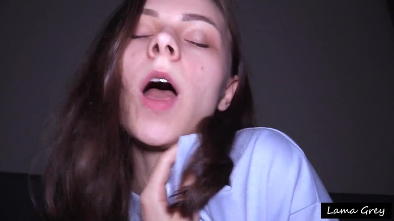 Cyber pussy: Ona je nerdy - studium a šukání s nerdy Teeny