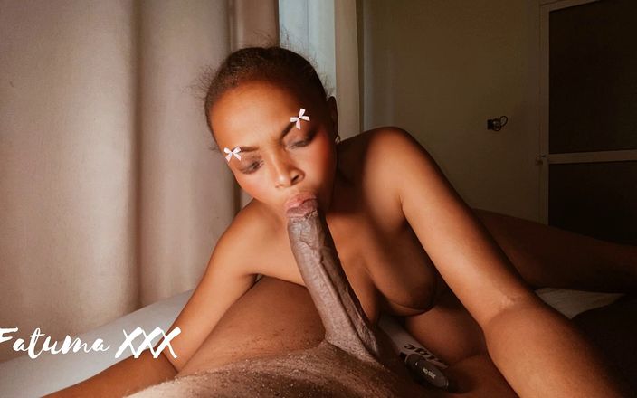 BongoXXX: Я отсосала большой черный член моего сводного брата, пока он не кончил мне в рот