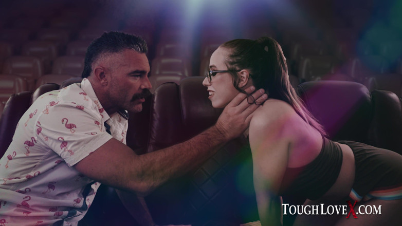 ToughLoveX: Toughlovex alleen in het theater met Jackie Hoff