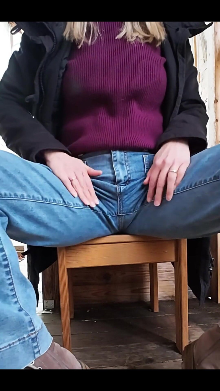 Lilux69: Mis pezones te dicen lo frío que es