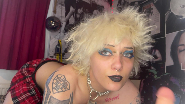 Glitterqueen1999: Knulla bort mitt läppstift från munnen med din kuk