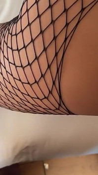 Sexy Sisi Rose sabe como fazer meu pau atirar uma carga enorme