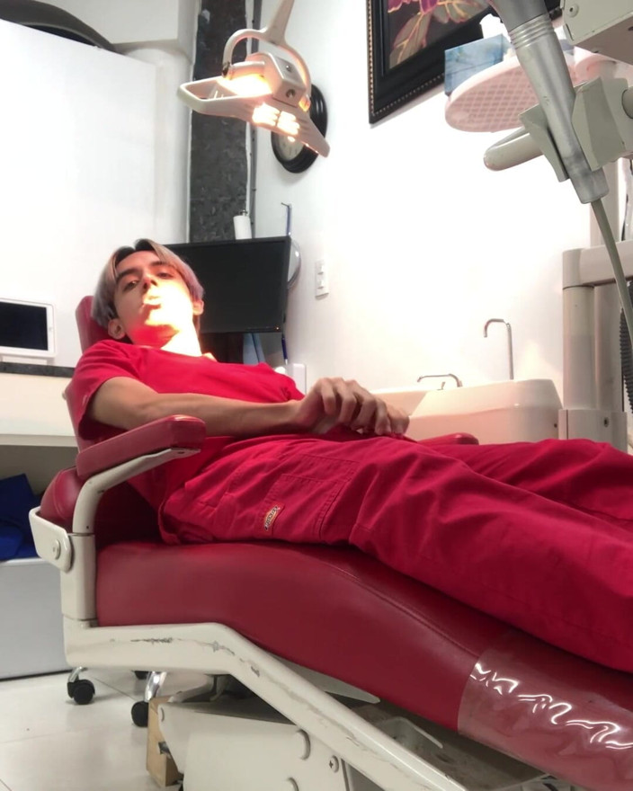 Miguelo Sanz: Jerking off at dental clinic pt 1