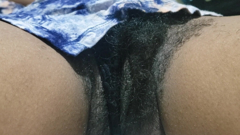 Lovemina: Pizde seducătoare nerase, mamă sexy păroasă matură cu înregistrare de acasă