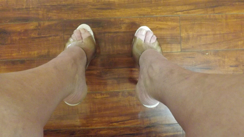 MrLeggs: 足の先に肉を歩き回って通りを歩いているのではなく、それらの端にもっと卵のつま先を食べて、それが知っていることを知っています