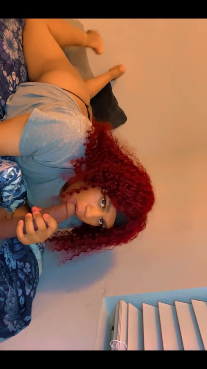 Hicktown_hoochi: adâncă lentă cu contact cu ochii