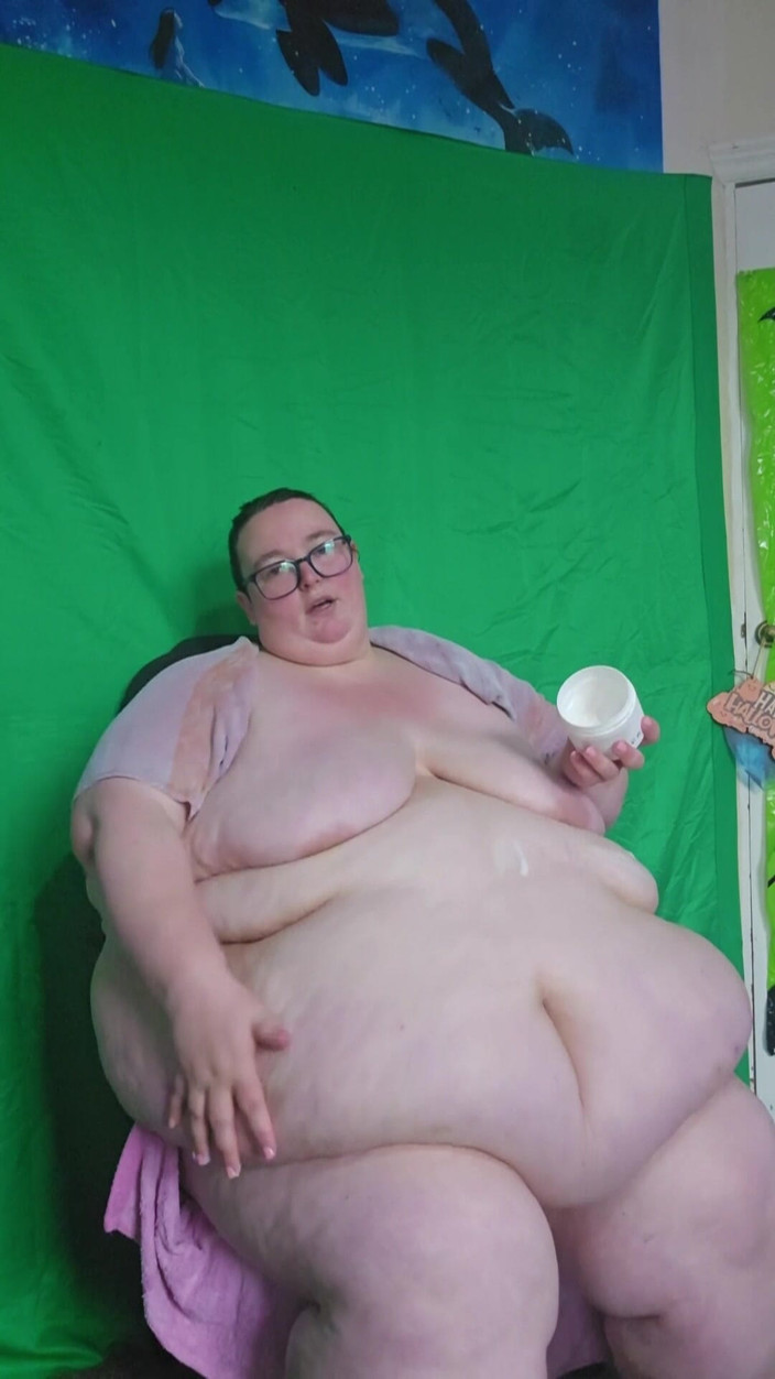 SSBBWLadyBrads: SSBBW 크림으로 뚱뚱한 바디 마사지