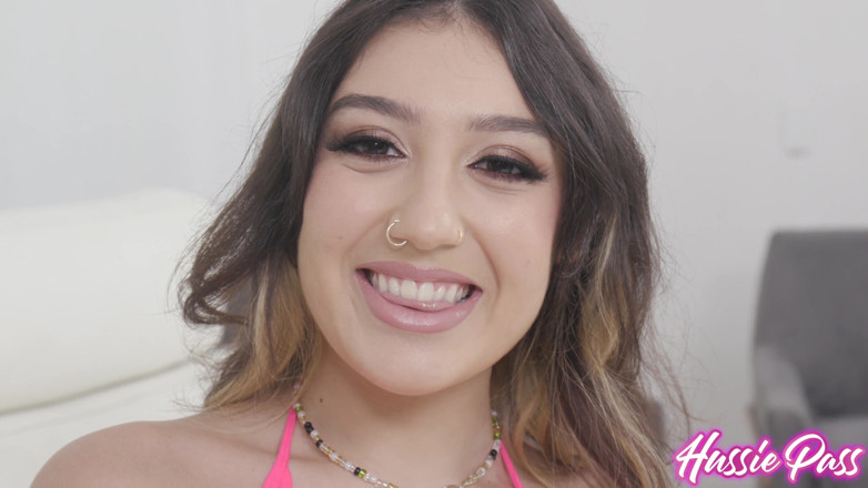 Hussie Auditions: The Pint-sized Arab-cuban Girl Featuring Violet Gems with Brickzilla