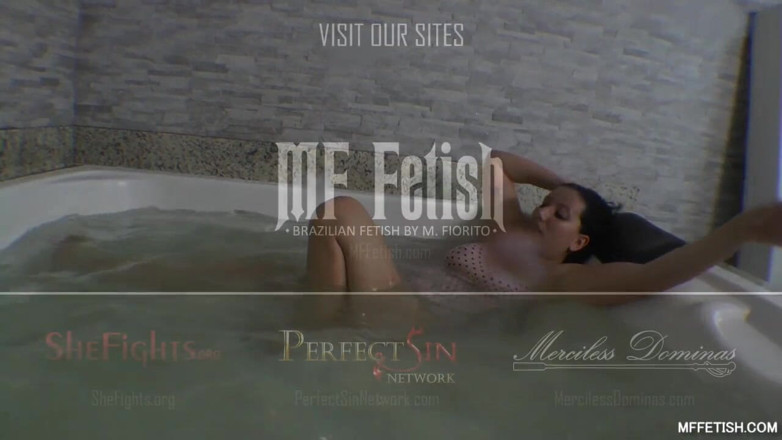 MF Fetish: Jeux sous-marins amicaux