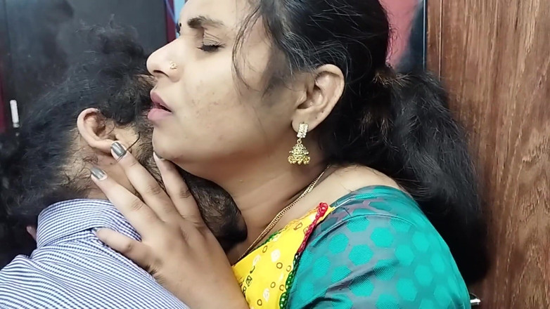 Vaishnavysharunraj: मल्लू हॉट लड़की का होंठों के लॉक के साथ आधा साड़ी रोमांस, देसी मलयाली लड़की हाफ साड़ी होठों के लॉक के साथ हॉट रोमांस, मल्लू जोड़ा हॉट किस