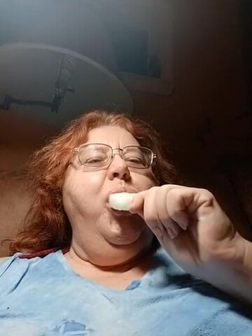 BBW nurse Vicki adventures with friends: 얼음 차가운 선 아이스 먹기