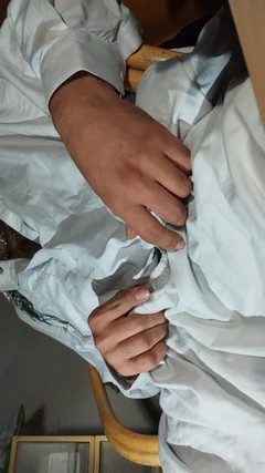 Dirtyjunkbro vestido como um afegão, brinca com seu pau sujo