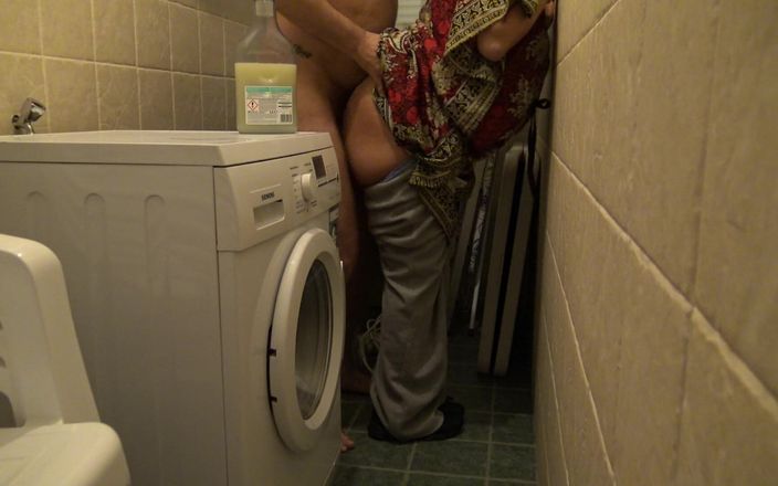 Stepmom Susan: Türk Arap evli kadın tesisatçıyla sert seks yapıyor