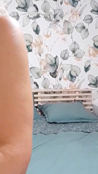 Selena's Body Posing and Bed Games