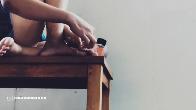 TinaJamesXXX: Feet 1 - Clean &amp; polish