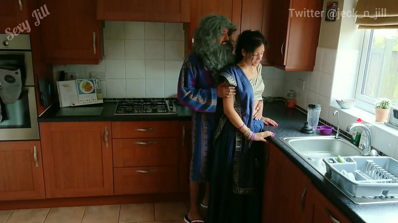 POV_Indian: Indický děda šuká těsnou panenskou kundičku nevlastní vnučky - hindský sexuální příběh, část 2...