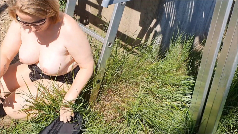 UserBitch1: Natáčeno párem venku