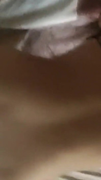 배다른 여동생이 집에 없는 동안 배다른 형제를 따먹어.
