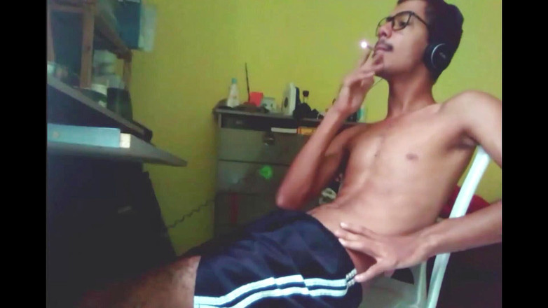 Couple 2 Black: Vidéo 119 Le fait de porter ces shorts me rend difficile