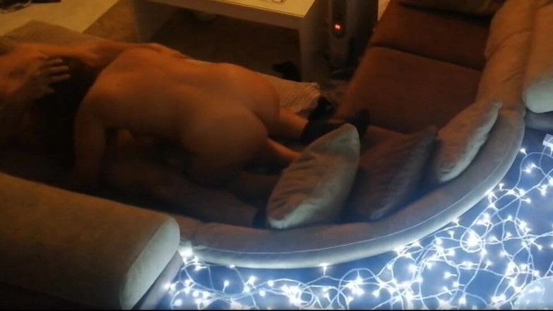 DreamStudioCouple: Seks di sofa