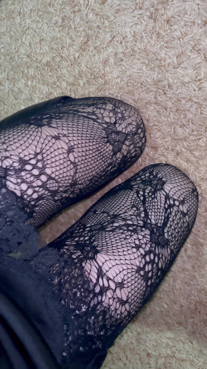 Sparrowica: Zabawa z moimi nogami w seksownych pończochach i butach