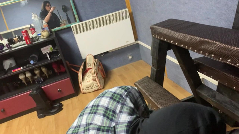 Maitresse Clara: Everything for My Thigh-high Boots and My Feet