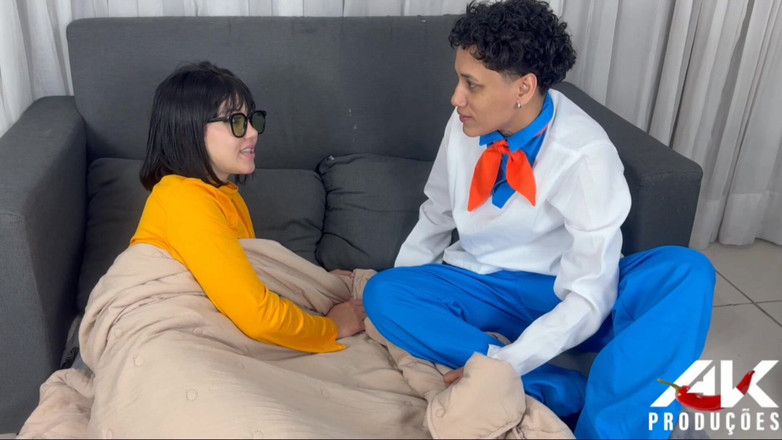 Agatha Kent: Zajęte języki obie rozszyfrowały mapę przyjemności, jednocześnie krzycząc odpowiedź na...