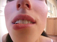 Solo Austria: Юной брюнетке нравится, когда ее кончают на ее милое лицо