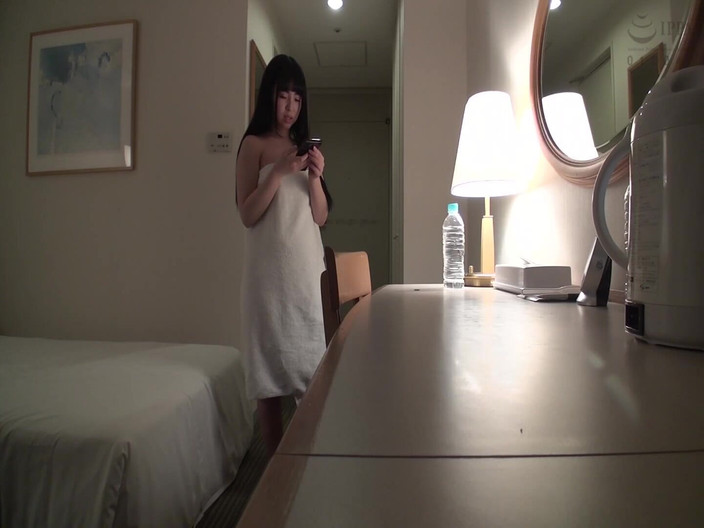 Vulture: 몰래 피크: 여성 전용 시티 호텔, 무료 숙박을 위해 자위하는 아마추어 여성