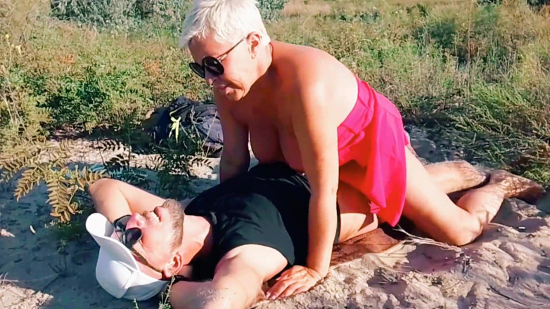 Crazyfamily 1970: Sex with a Stranger on the Beach