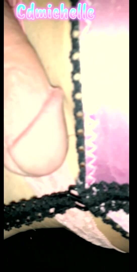 Cd Michelle lingerie: Cdmichelle Носит Сексуальное Розовое Нижнее Белье, Дрочит До Спермы