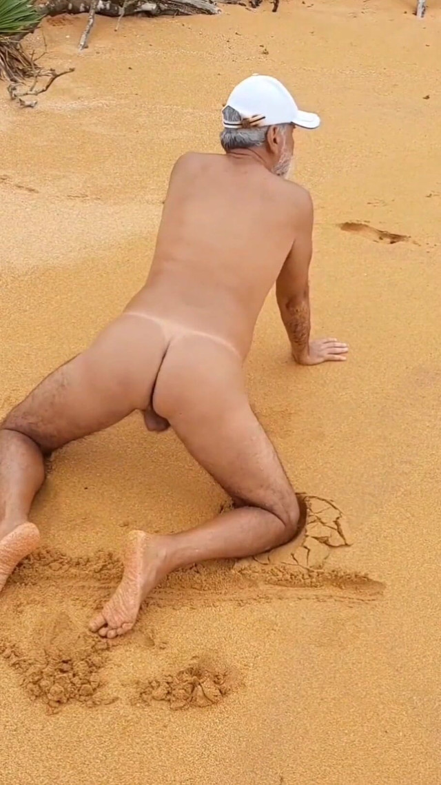 Ladysilva Sissy Hot Ass on the Beach (Ladysilva) Ladysilva Sissy Hot Ass on the Beach (Ladysilva)