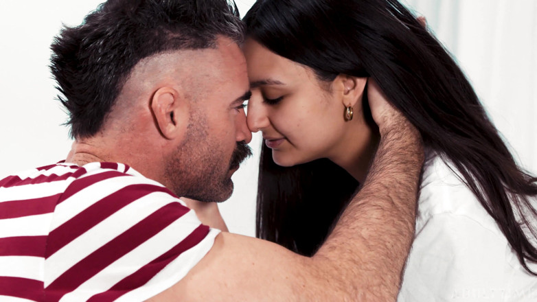 Adult Time: Čas pro dospělé - Eliza Ibarra a Charles Dera mají úžasnou sexuální...