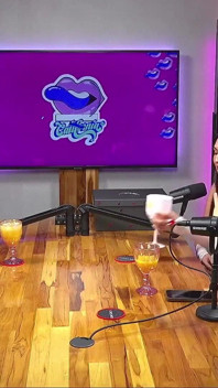 Lesbian panas di TV California Podcast Di Bawah Arah Baru! Banyak lagi pelacur!