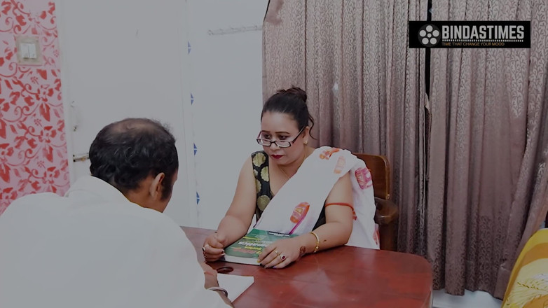 Biind as times: Desi Big Boobs MILF Madamji Seduces Her Student for Real...