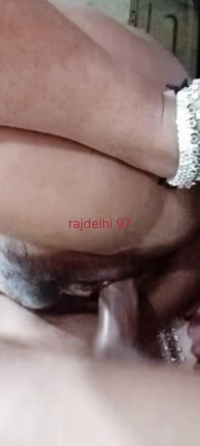 Rajdelhi97: नई भाभी की दोस्त ने मुझे जोरदार सेक्स वीडियो चोदा