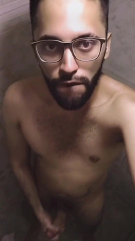 Zich aftrekken onder de douche en mijn lading schieten