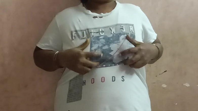 Tamil Anti Uma: मैं अपने घर गया और मेरी पत्नी चाय कर रही थी। जब मैं वहां गया, तो उसने मुझे कोना दिखाया, उस पर तेल डाला और मुझे मालिश दी